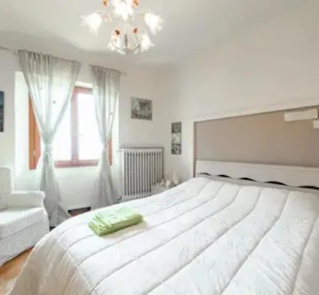 Lovely House With Two Jacuzzi Летний дом Veleso